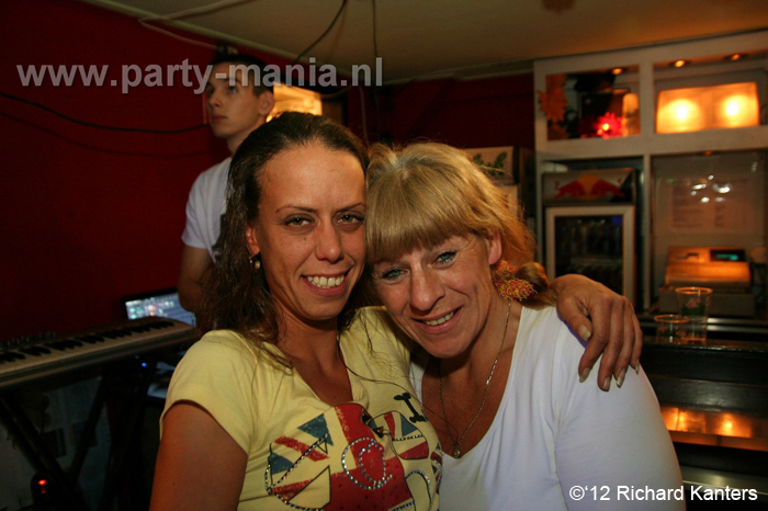 120616_087_beukgevaar_bazart_denhaag_partymania