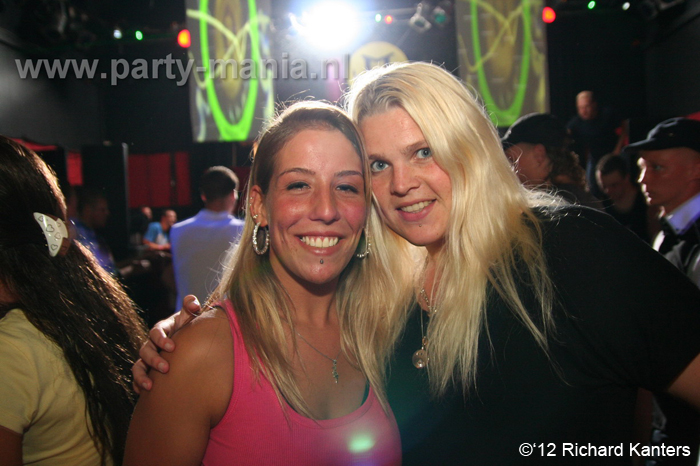 120616_093_beukgevaar_bazart_denhaag_partymania