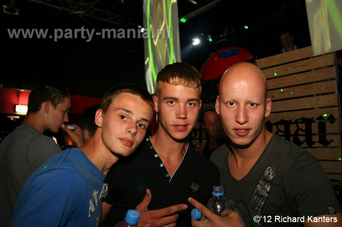 120616_099_beukgevaar_bazart_denhaag_partymania