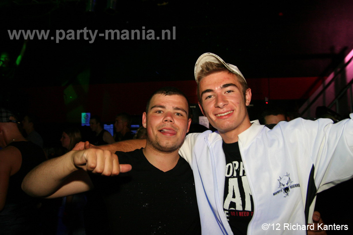 120616_113_beukgevaar_bazart_denhaag_partymania