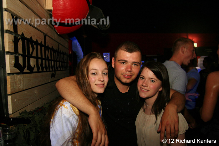 120616_121_beukgevaar_bazart_denhaag_partymania