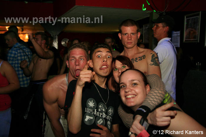 120616_122_beukgevaar_bazart_denhaag_partymania