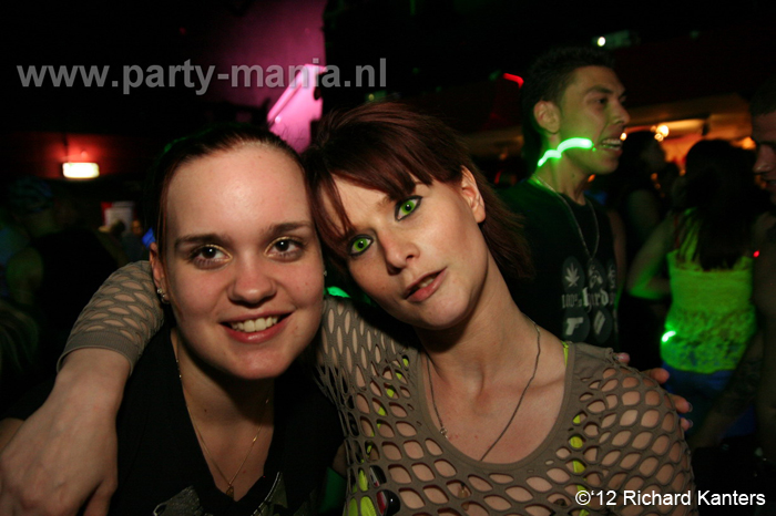 120616_125_beukgevaar_bazart_denhaag_partymania