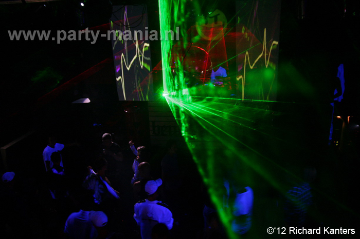 120616_130_beukgevaar_bazart_denhaag_partymania