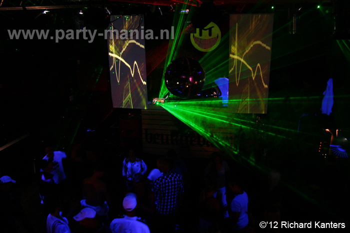 120616_131_beukgevaar_bazart_denhaag_partymania