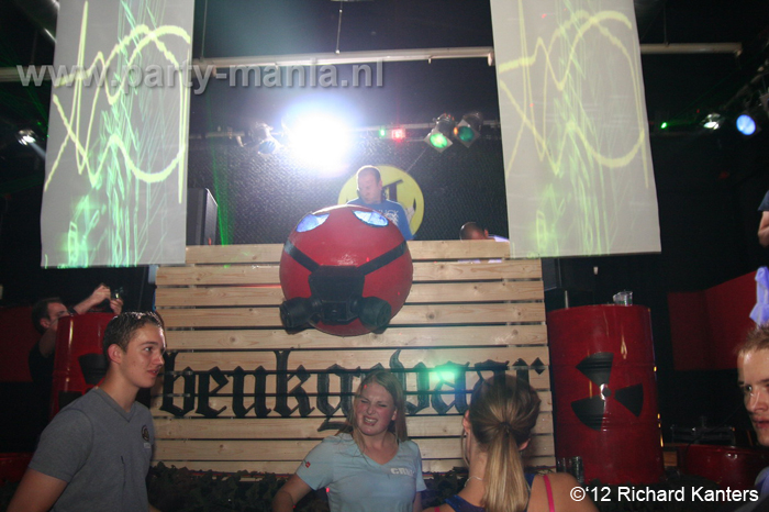 120616_140_beukgevaar_bazart_denhaag_partymania