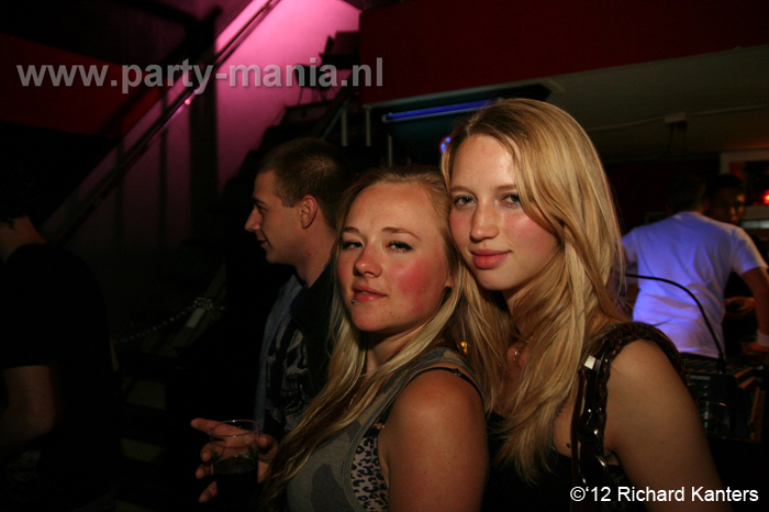 120616_143_beukgevaar_bazart_denhaag_partymania