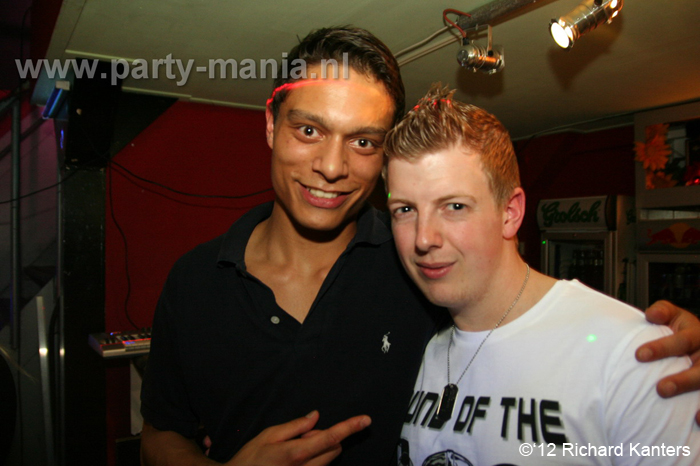 120616_145_beukgevaar_bazart_denhaag_partymania