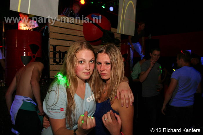 120616_153_beukgevaar_bazart_denhaag_partymania