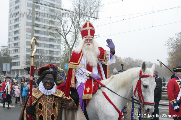 121117_097_intocht_sinterklaas_denhaag_partymania