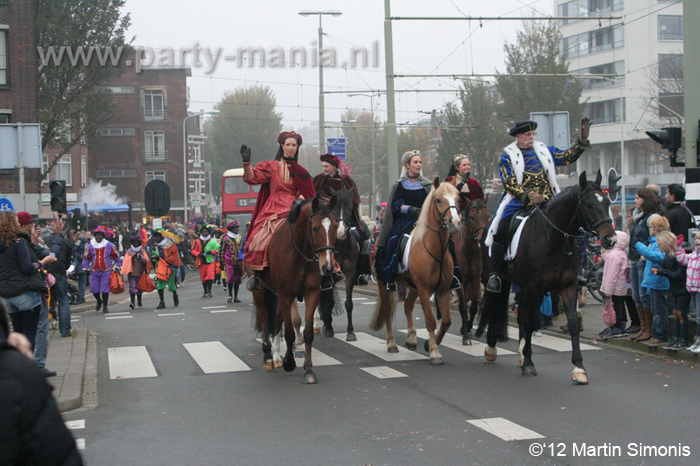 121117_098_intocht_sinterklaas_denhaag_partymania