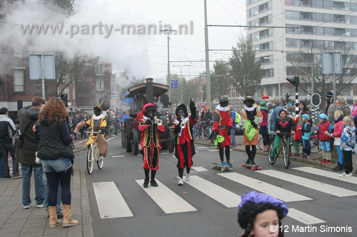 121117_100_intocht_sinterklaas_denhaag_partymania