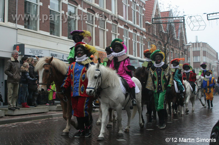 121117_112_intocht_sinterklaas_denhaag_partymania