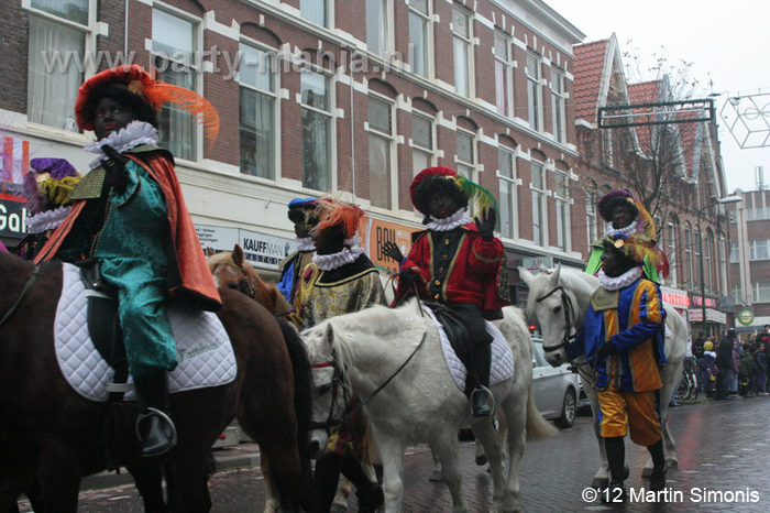 121117_113_intocht_sinterklaas_denhaag_partymania