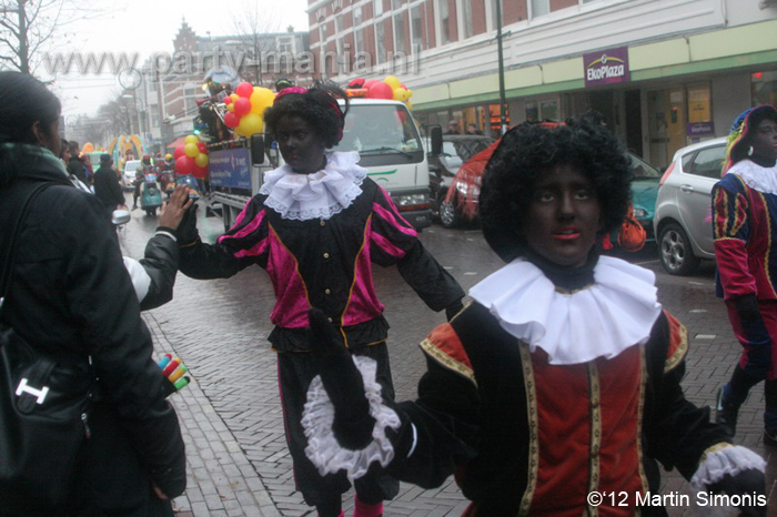 121117_136_intocht_sinterklaas_denhaag_partymania