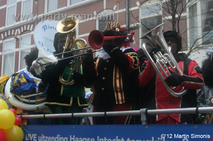 121117_140_intocht_sinterklaas_denhaag_partymania