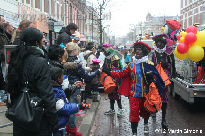 121117_147_intocht_sinterklaas_denhaag_partymania