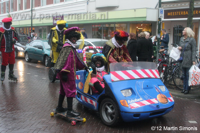 121117_156_intocht_sinterklaas_denhaag_partymania