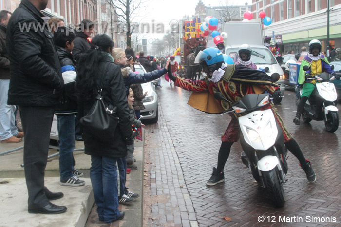 121117_161_intocht_sinterklaas_denhaag_partymania