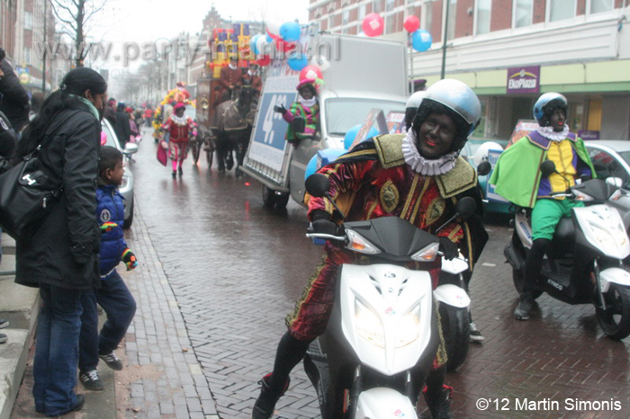 121117_162_intocht_sinterklaas_denhaag_partymania