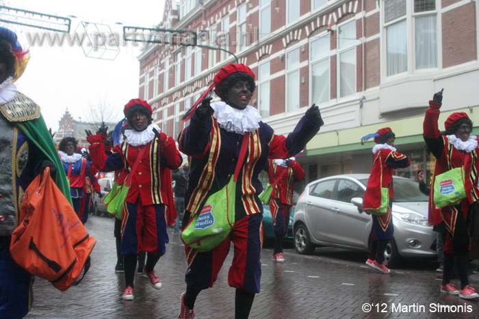 121117_171_intocht_sinterklaas_denhaag_partymania