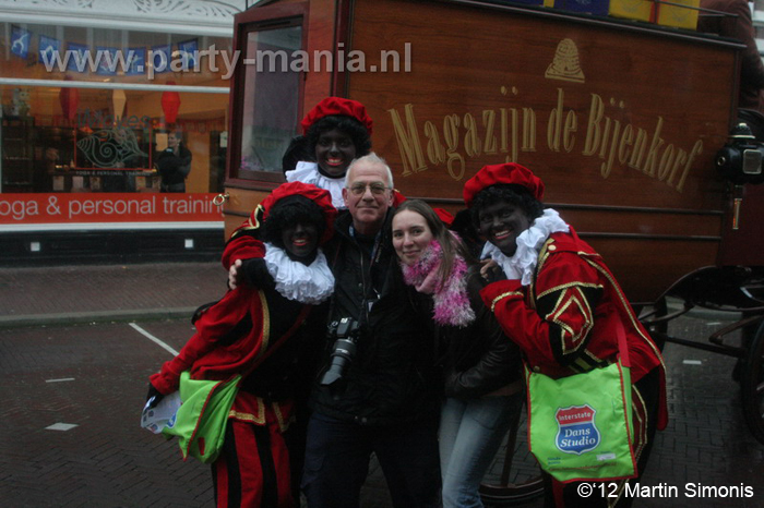 121117_185_intocht_sinterklaas_denhaag_partymania