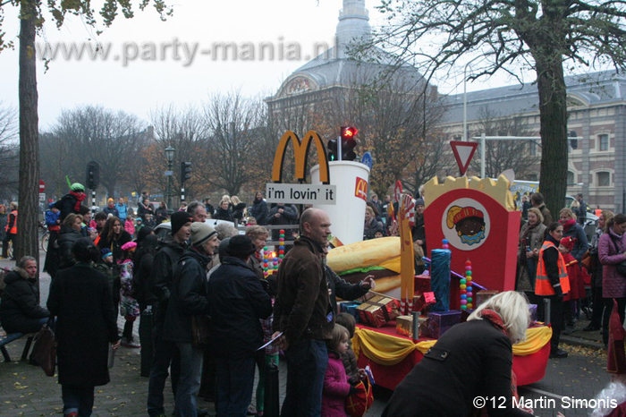 121117_239_intocht_sinterklaas_denhaag_partymania