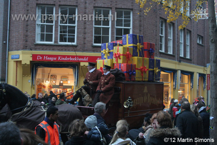 121117_242_intocht_sinterklaas_denhaag_partymania