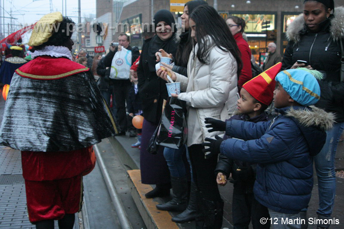 121117_256_intocht_sinterklaas_denhaag_partymania