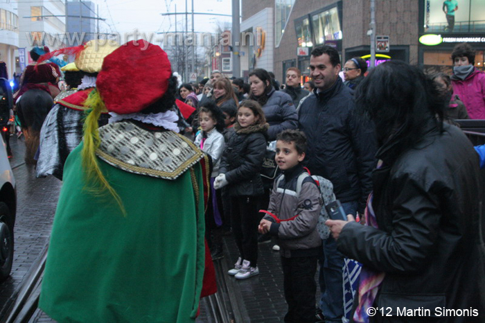 121117_259_intocht_sinterklaas_denhaag_partymania