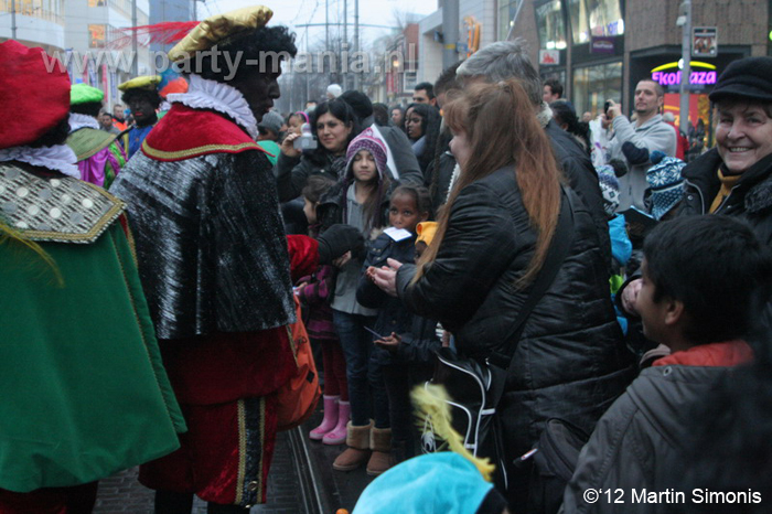 121117_262_intocht_sinterklaas_denhaag_partymania