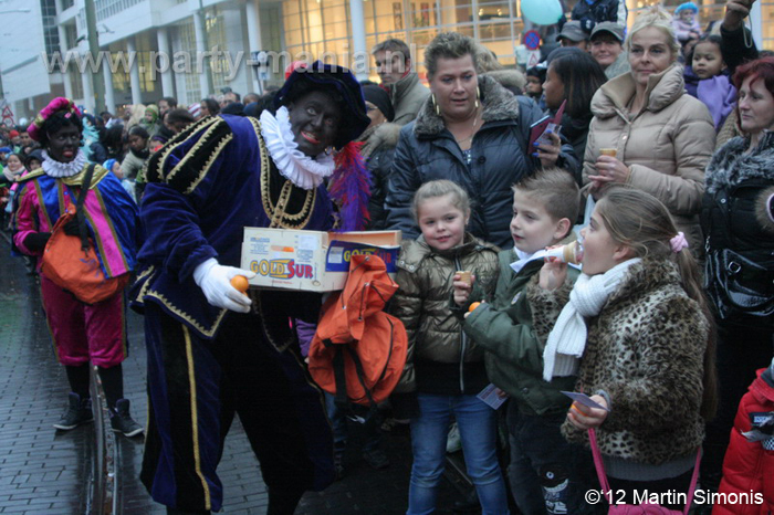 121117_268_intocht_sinterklaas_denhaag_partymania