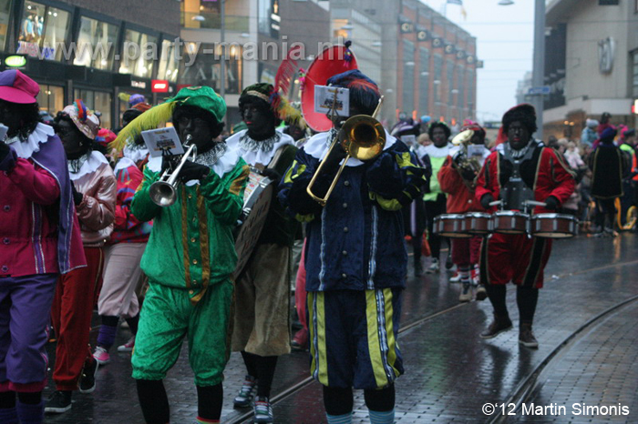 121117_278_intocht_sinterklaas_denhaag_partymania