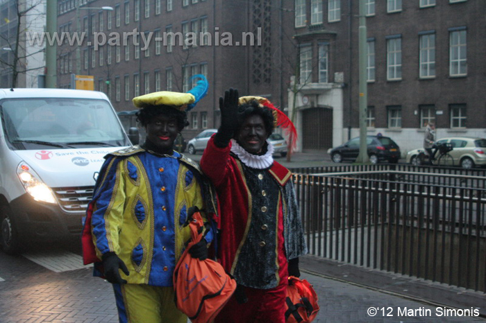 121117_284_intocht_sinterklaas_denhaag_partymania