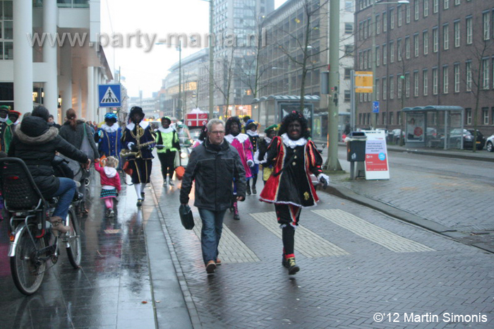 121117_291_intocht_sinterklaas_denhaag_partymania