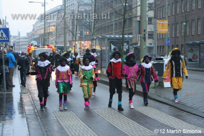 121117_294_intocht_sinterklaas_denhaag_partymania