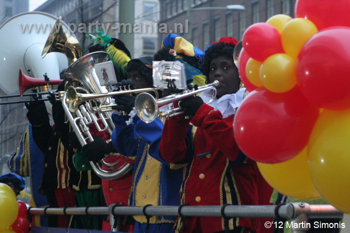 121117_296_intocht_sinterklaas_denhaag_partymania