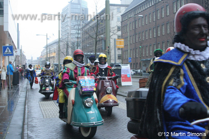 121117_298_intocht_sinterklaas_denhaag_partymania