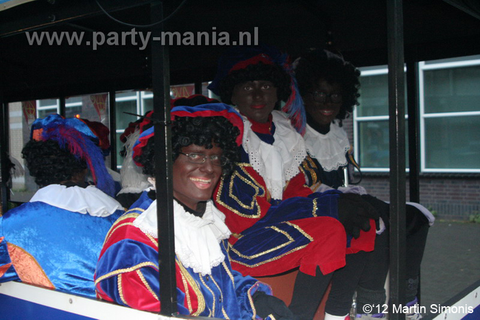 121117_308_intocht_sinterklaas_denhaag_partymania