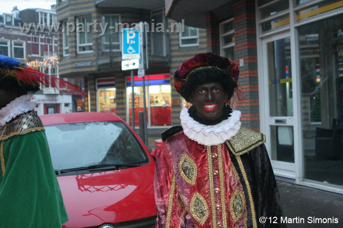 121117_309_intocht_sinterklaas_denhaag_partymania