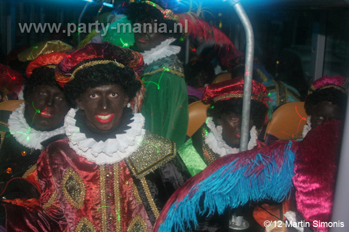 121117_312_intocht_sinterklaas_denhaag_partymania