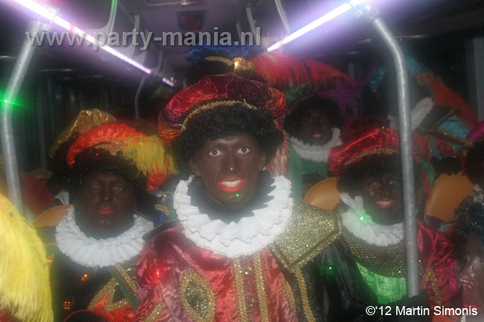 121117_313_intocht_sinterklaas_denhaag_partymania