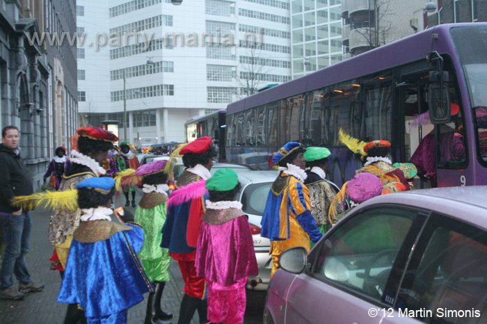 121117_318_intocht_sinterklaas_denhaag_partymania