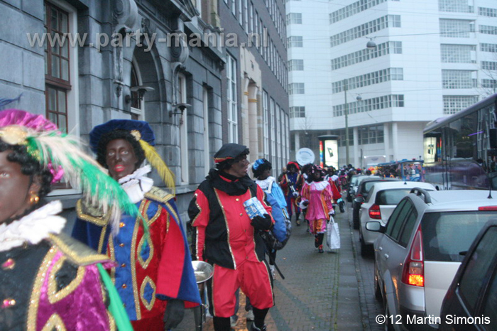 121117_319_intocht_sinterklaas_denhaag_partymania