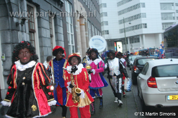 121117_320_intocht_sinterklaas_denhaag_partymania