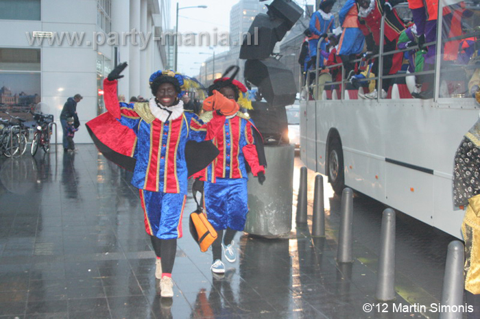 121117_322_intocht_sinterklaas_denhaag_partymania