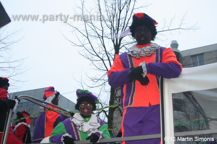 121117_323_intocht_sinterklaas_denhaag_partymania