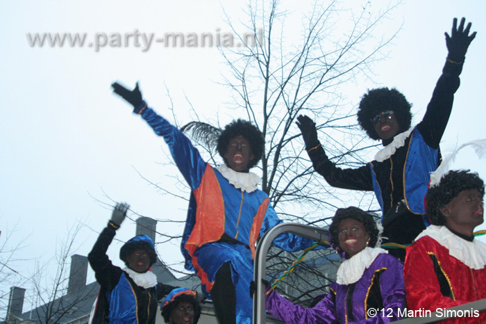 121117_325_intocht_sinterklaas_denhaag_partymania