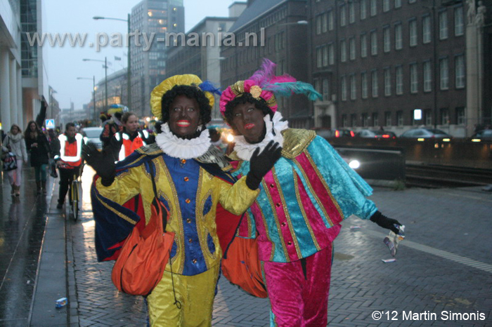 121117_329_intocht_sinterklaas_denhaag_partymania