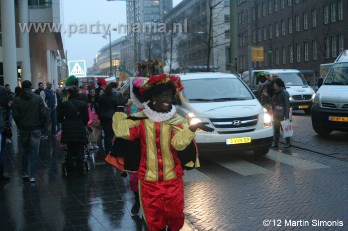 121117_331_intocht_sinterklaas_denhaag_partymania